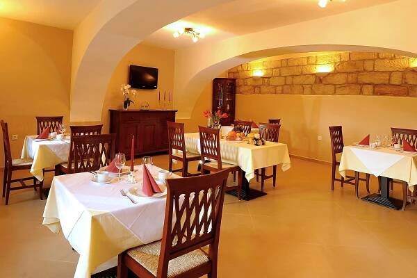 Hotel U krále & Apartmány*** - Hotel - Český ráj - Jičín