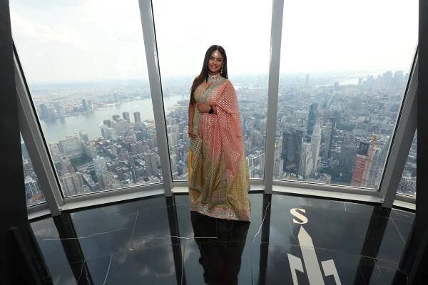 Neetu Chandra Lights Up the Empire State Building for India Day | Empire State Building