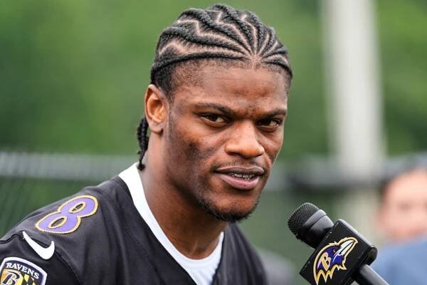 The Ravens are playing with fire: Delaying Lamar Jacksons deal could cost them everything.