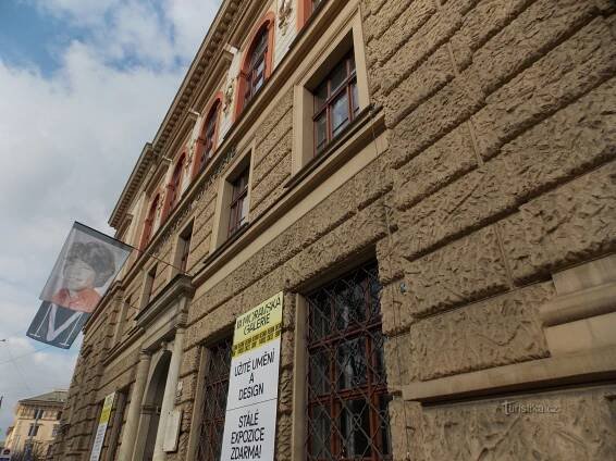 Uměleckoprůmyslové muzeum pod... - Muzeum