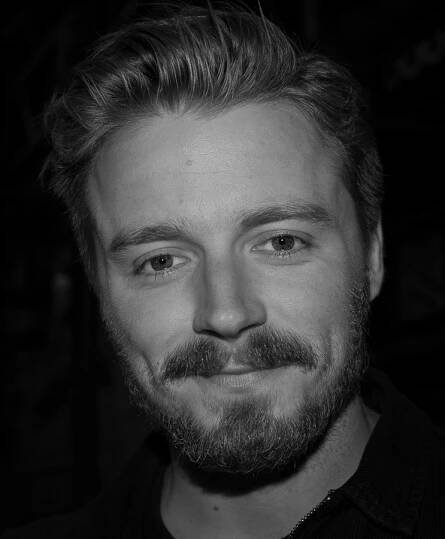 Jack Lowden – Wikipedia