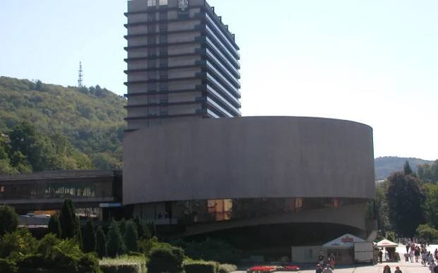 Galerie: Státní hotel Thermal opět bez šéfa, ředitel Pilz po třech měsících skončil - Galerie - Echo24.cz