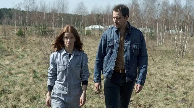 Oderbruch - Alte Geister - Z filmu - Karoline Schuch, Felix Kramer