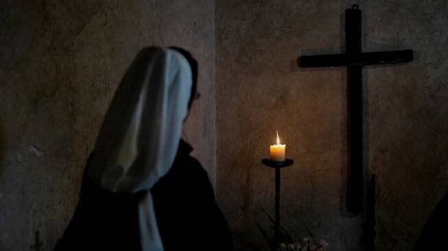 Tragický exorcismus v rumunském Tanacu: Rituál se zvrhl v týrání duševně choré jeptišky – Lifee.cz