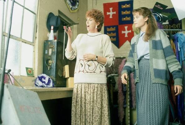 Marcia Wallace, Robyn Lively - Mladá čarodějnice - Z filmu