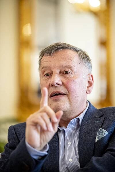 Ministr školství Vladimír Balaš končí. Z funkce odchází kvůli zdravotním potížím