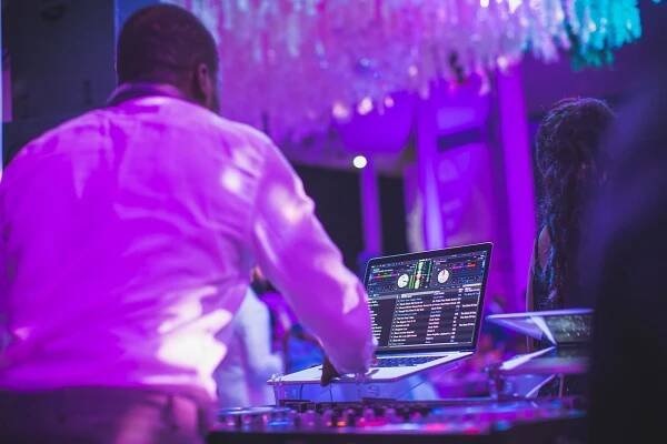 Mobile Disco & DJ Hire - TATE MUSIC