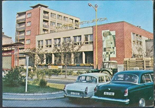 11D10419 Michalovce - hotel Jalta | Aukro