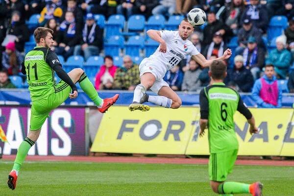 Utkání 25. kola první fotbalové ligy: FC Baník Ostrava - FK Mladá Boleslav, 16. března 2019 v Ostravě. Na snímku (zleva) Nikolay Komlicheyko, Denis Granečný, Dominik Mašek.