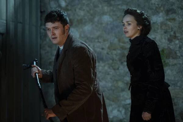 Fotografie zemřelých - Only Memories Remain - Z filmu - Kerr Logan, Eileen O'Higgins