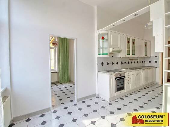 Znojmo, pronájem bytu 3+1, 96 m2, centrum města - byt - 15