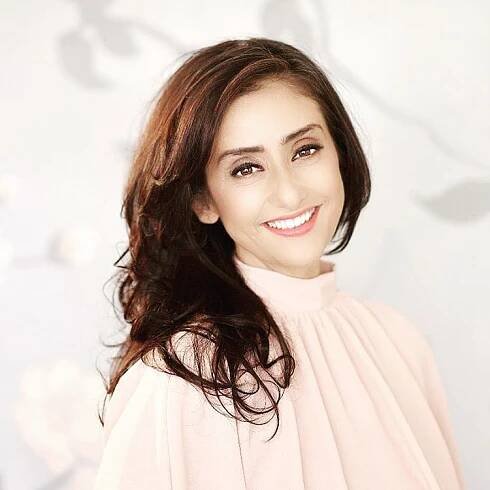 Manisha Koirala | Unforgettable Diva's Boigraphy and Life Journey - Trending Net Nepal