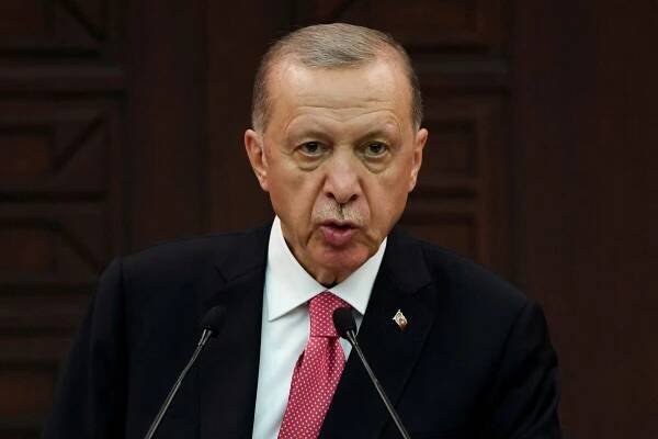 Peklo a ráj v jednom. Erdoğan „zlevnil“ nákupy v Turecku o třetinu, burza láká na desítky procent