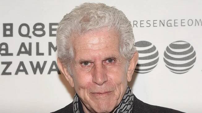'Annie Hall' Star Tony Roberts Dead at 85