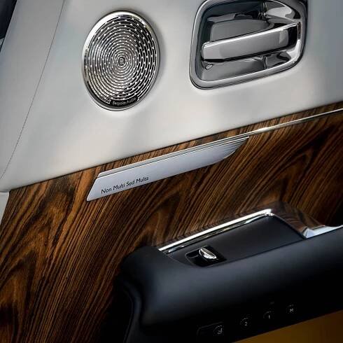 Britský Rolls-Royce vzdává hold československým pilotům RAF krásnou verzí modelu Dawn