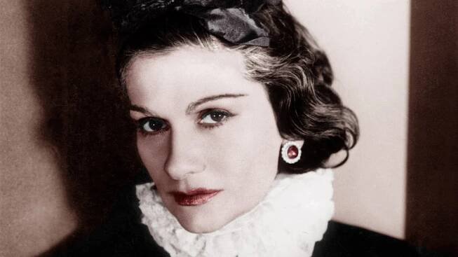 Coco Chanel: Příběh sirotka z chudobince, který pobláznil celý svět