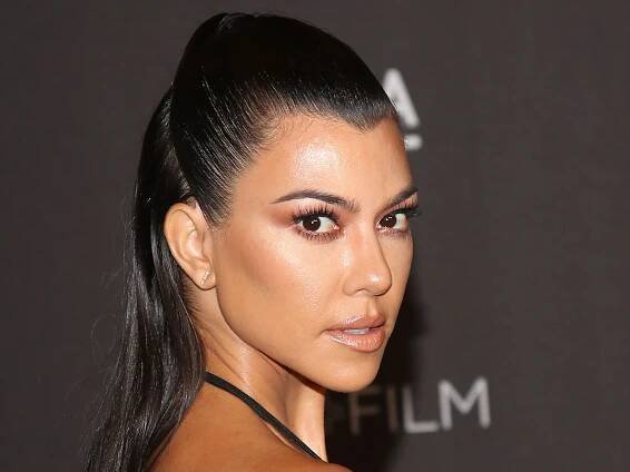 Kourtney Kardashian Proved You Can Do Old-Hollywood Curls on Short Hair — See Photos