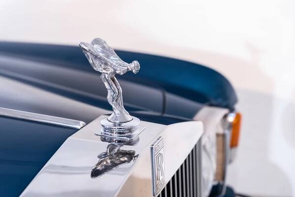 Rolls-Royce Silver Shadow – DOUBLE RED Cars Museum