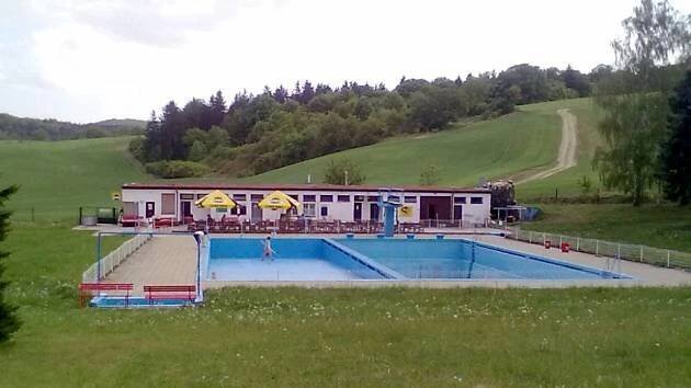 Diskuse: Spešovští rekonstruují koupaliště, opraví bazény i toalety