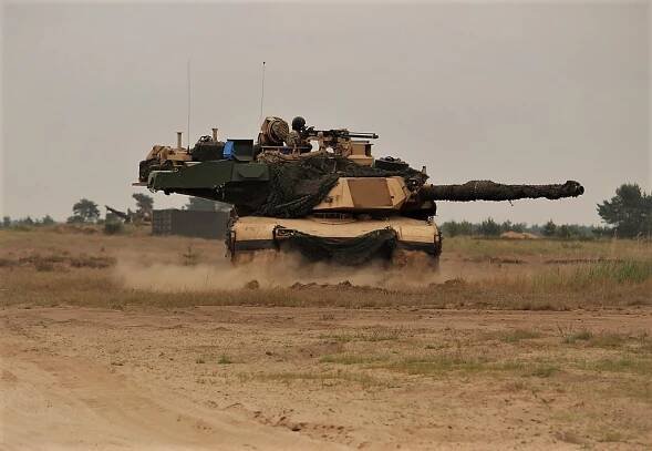 Americký tank M1A2C Abrams s aktivní ochranou Trophy a přídavným pancířem | Armádní noviny