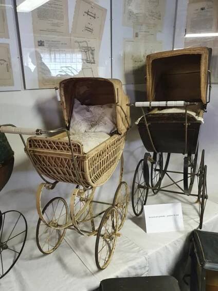 Galerie | Muzeum starožitných kočárků, panenek a patentních listin v Náchodě