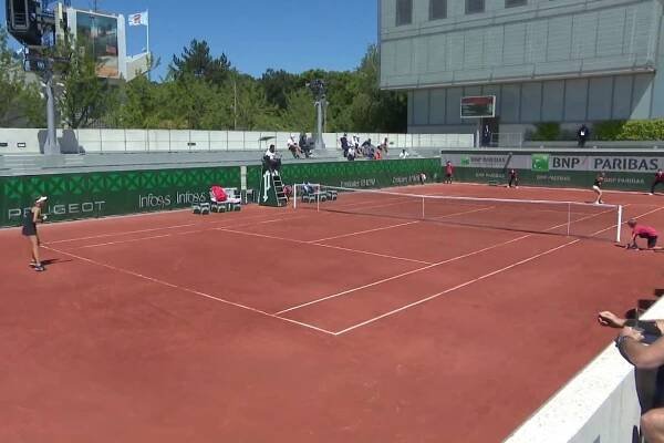 Vondroušová uštědřila Kanepiové "kanára" v rozhodujícím setu, postupuje i Martincová – ČT sport – Česká televize