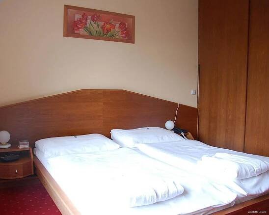 Hotel West