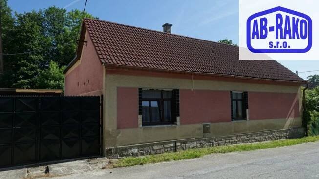 Z velké části opravená chalupa v Albeři u N. Bystř