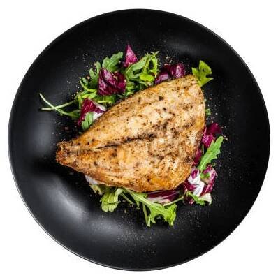 grilované filety z pražmy dorado podávané na čerstvém salátu.  izolované na bílém pozadí. - mahi mahi - stock snímky, obrázky a fotky