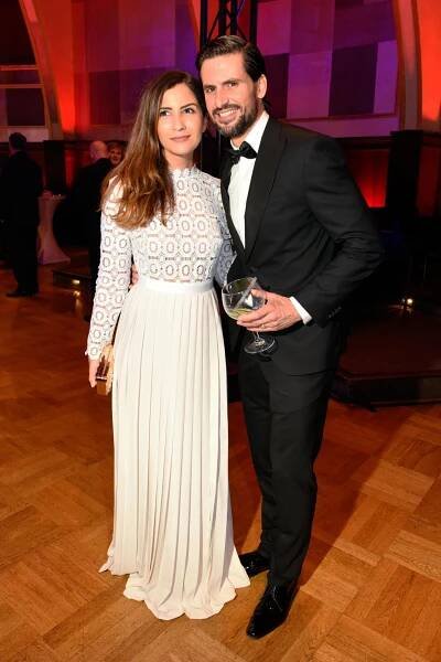 Chryssanthi Kavazi, Tom Beck