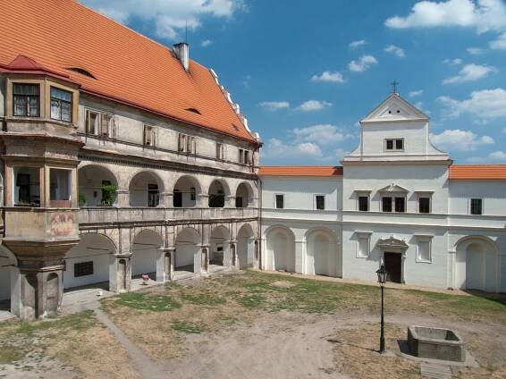 Zámek Bělá pod Bezdězem - Bělá pod Bezdězem, Českolipsko - Jizerské hory
