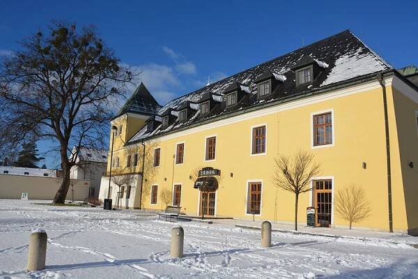 Hotel Zámek Velká Bystřice - OLOMOUC.CZ
