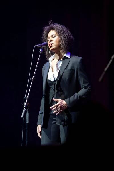 Sharon Robinson (musician) - Wikipedia