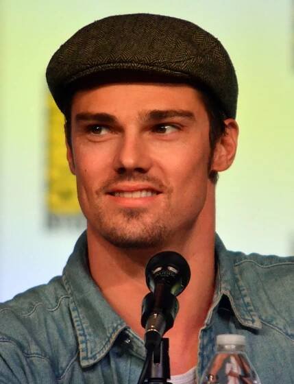 Since it is in the new year and we’re all trying to start things fresh, we’re bringing in some fresh blood to the HHH. Jay Ryan. He’s currently playing the role of the Beast on CW’s Beauty and the Beast, but we think he’s all beauty. Plus he’s a Kiwi...