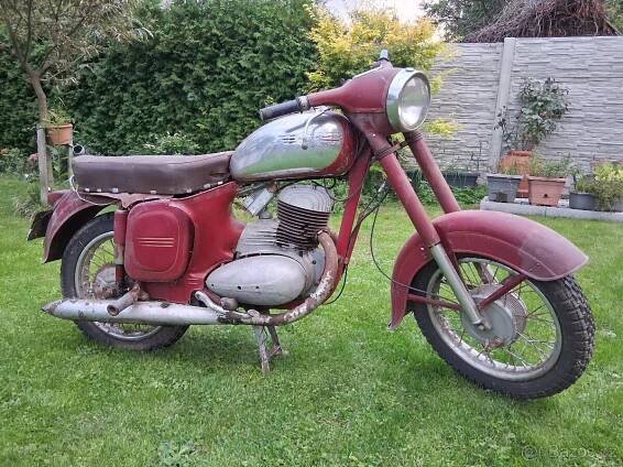 Jawa 250/559 panelka - Kroměříž