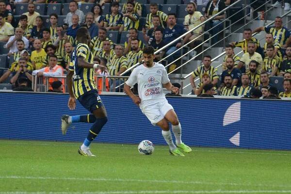 Fotbalisté Slovácka (bílé dresy) ve čtvrtek večer vyzvalo Fenerbahce Istanbul. Foto: 1. FC Slovácko