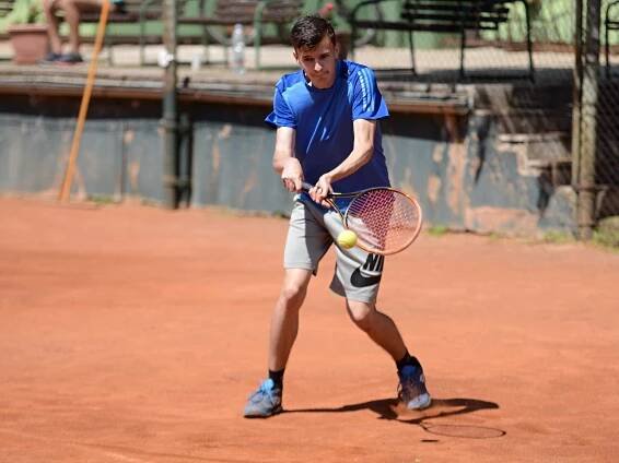 TENIS: Dorost o bod prohrál. A tým Sparty soupeře deklasoval