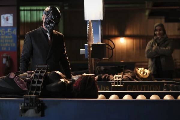 Batwoman - Pravidlo č. 1 - Z filmu - Peter Outerbridge