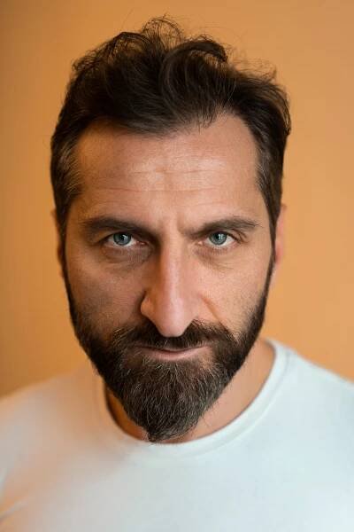 Tim Seyfi | Actor