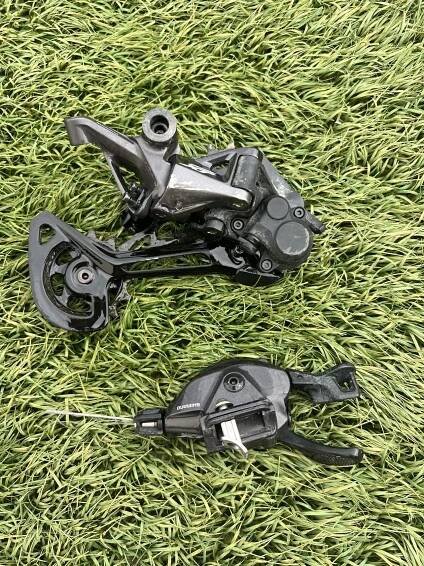 Přehazovačka a řazení SHIMANO XT RD-M8100SGS