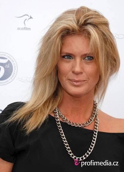 Rachel Hunter - celebrity účes - HappyHair