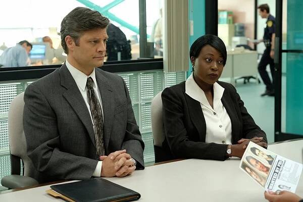 American Crime Story - Pátrání - Z filmu - Jay R. Ferguson, Christine Horn