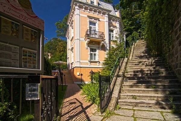 Prodej menšího hotelu v Karlových Varech | Reality.iDNES.cz 