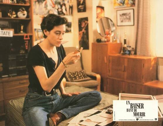 Polibek před smrtí - Fotosky - Sean Young
