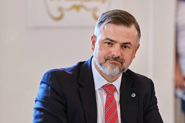Násilí mezi dětmi narůstá. Psychiatr z Opařan apeluje na stát i média
