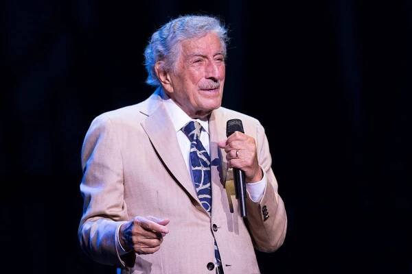 Tony Bennett Still Practices Performing Twice a Week amid Alzheimer's Diagnosis