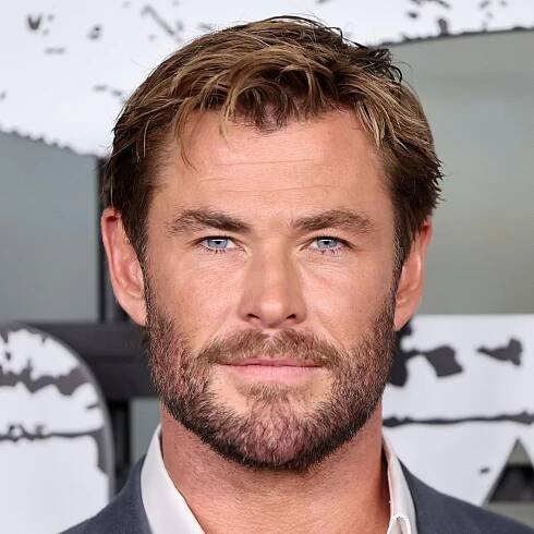 Chris Hemsworth: Textured Highlighted Hairstyle 12