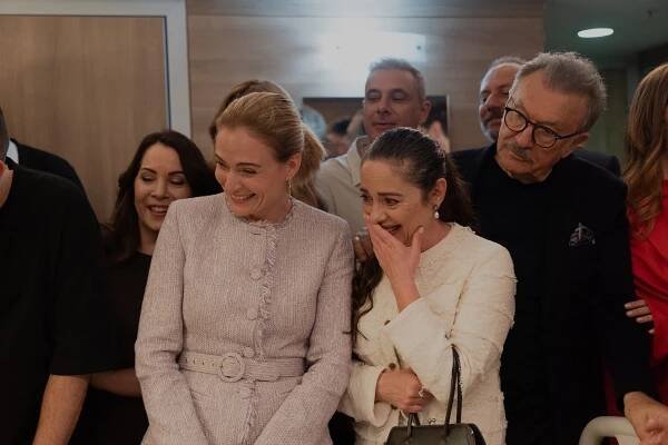 Sakla Beni - Episode 26 - Z filmu - Ceyda Düvenci, Tamer Levent