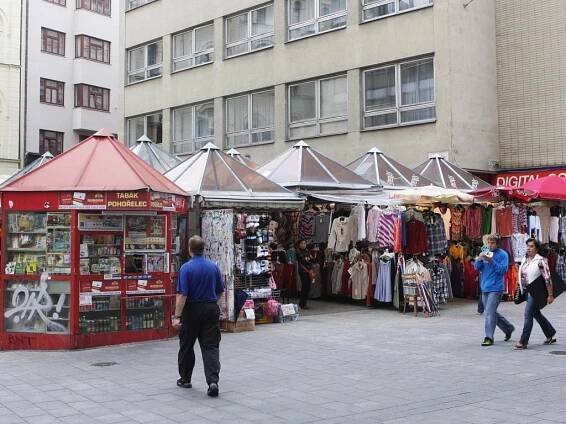 Radní: Stánky z centra Brna by měly zmizet