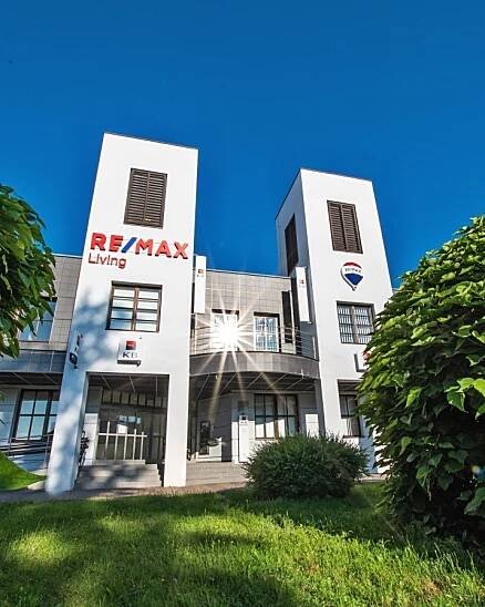 RE/MAX Living Česká Lípa - najdete nás v centru města v ulici Hrnčířská